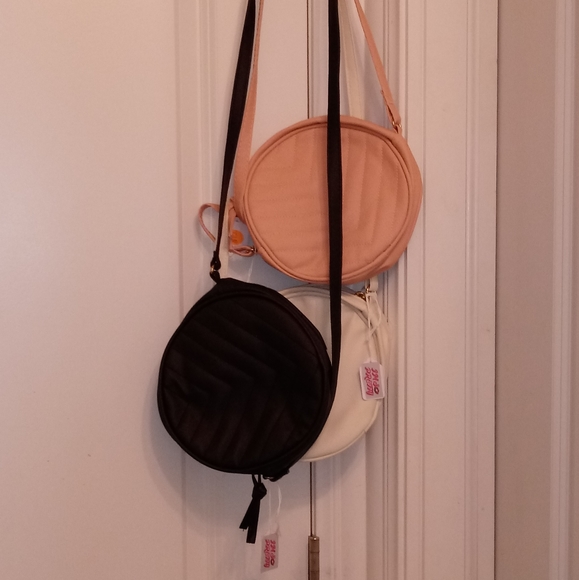 Purses - Picture 5 of 7